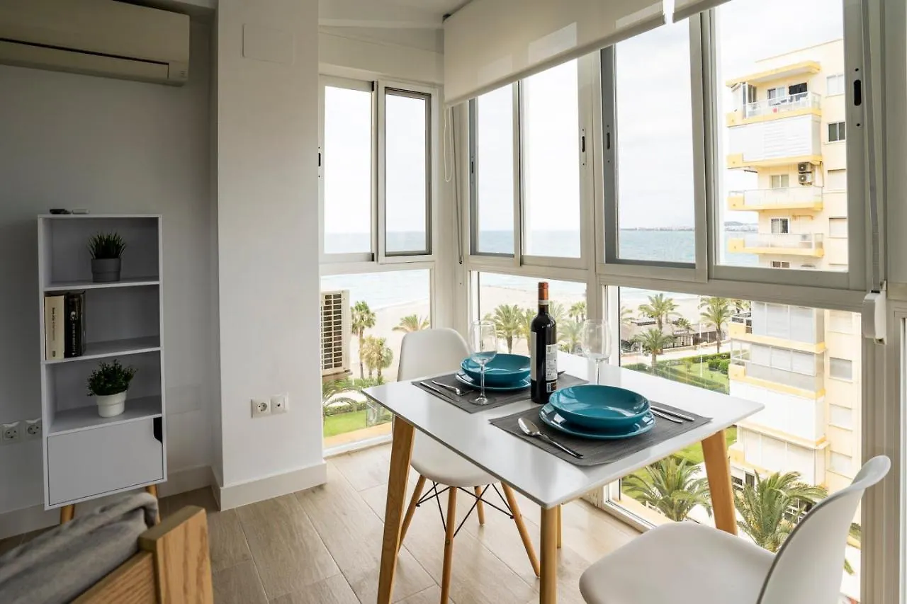 Apartamento con vistas al mar recién renovado - Montevideo Beach Algarrobo Costa