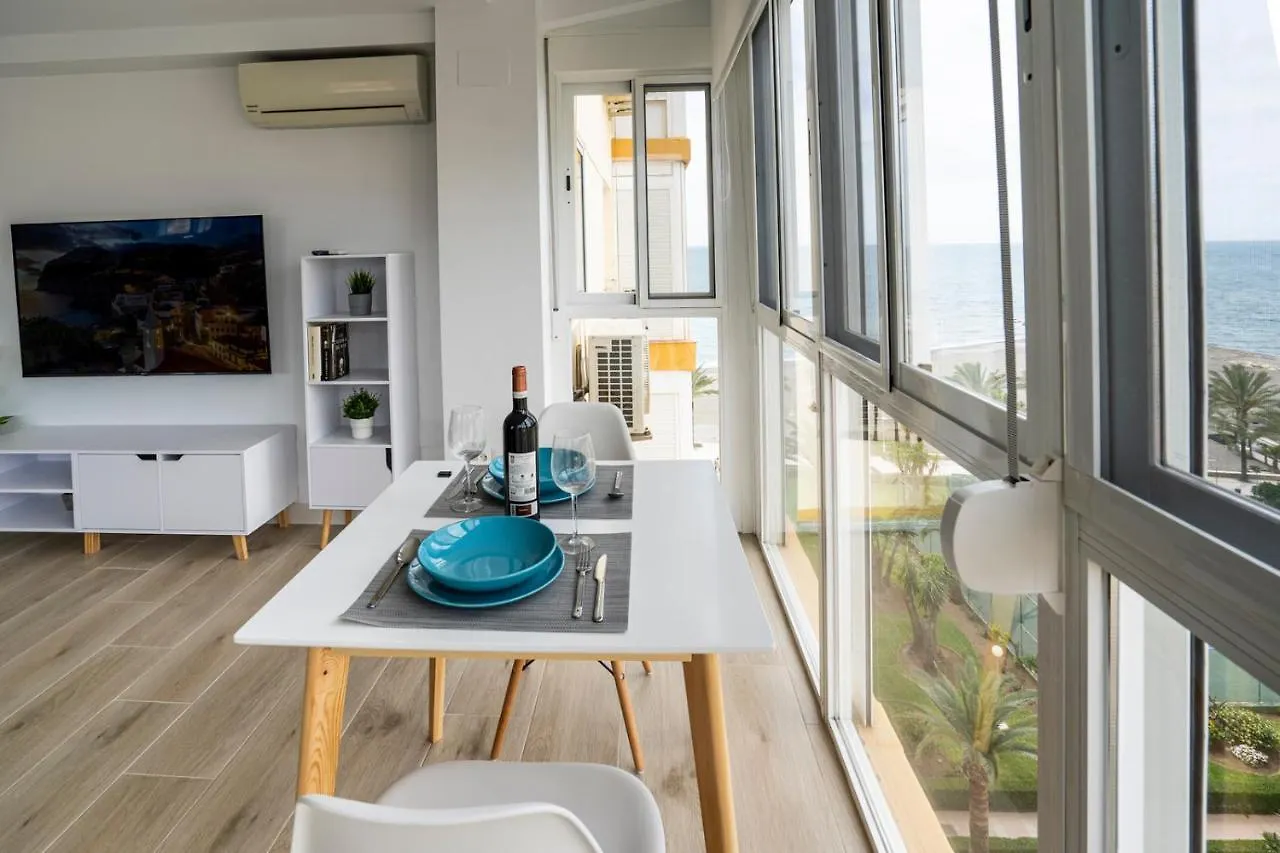 Apartamento con vistas al mar recién renovado - Montevideo Beach Algarrobo Costa