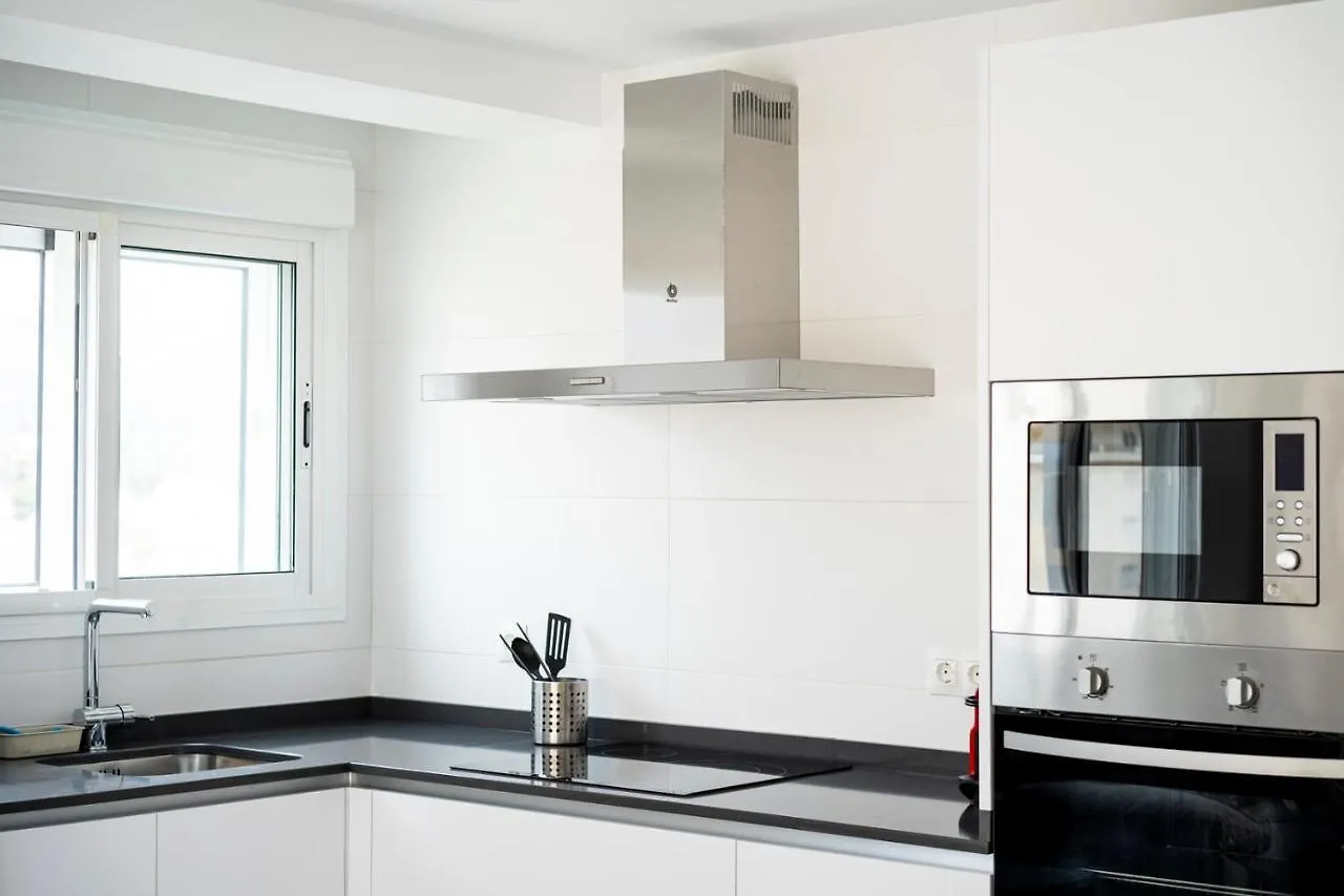 Apartamento con vistas al mar recién renovado - Montevideo Beach Algarrobo Costa España